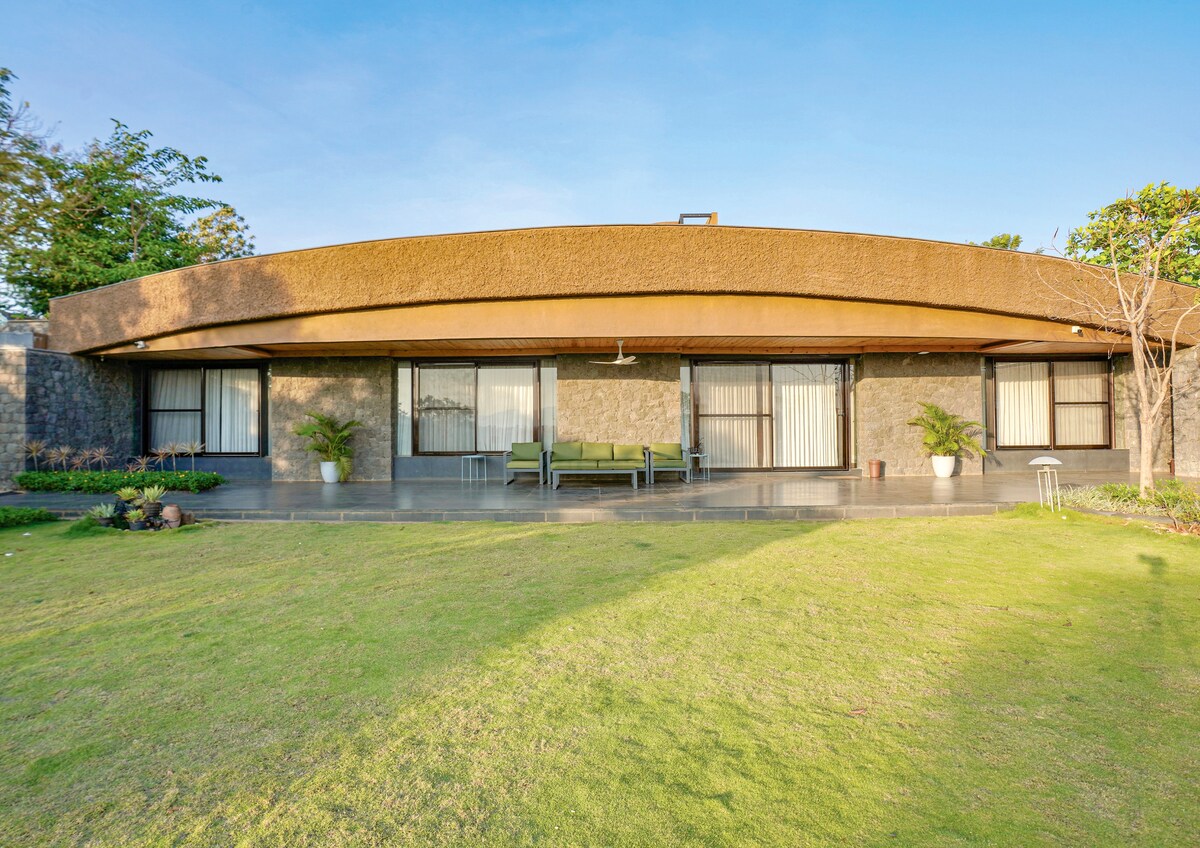 Amaltas Villa Pune