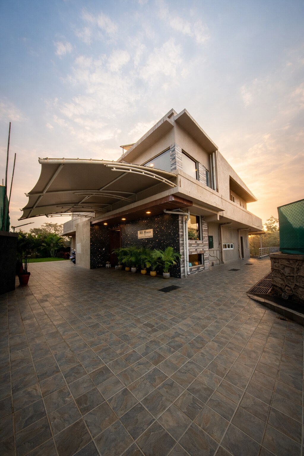 RE Haven Lonavala