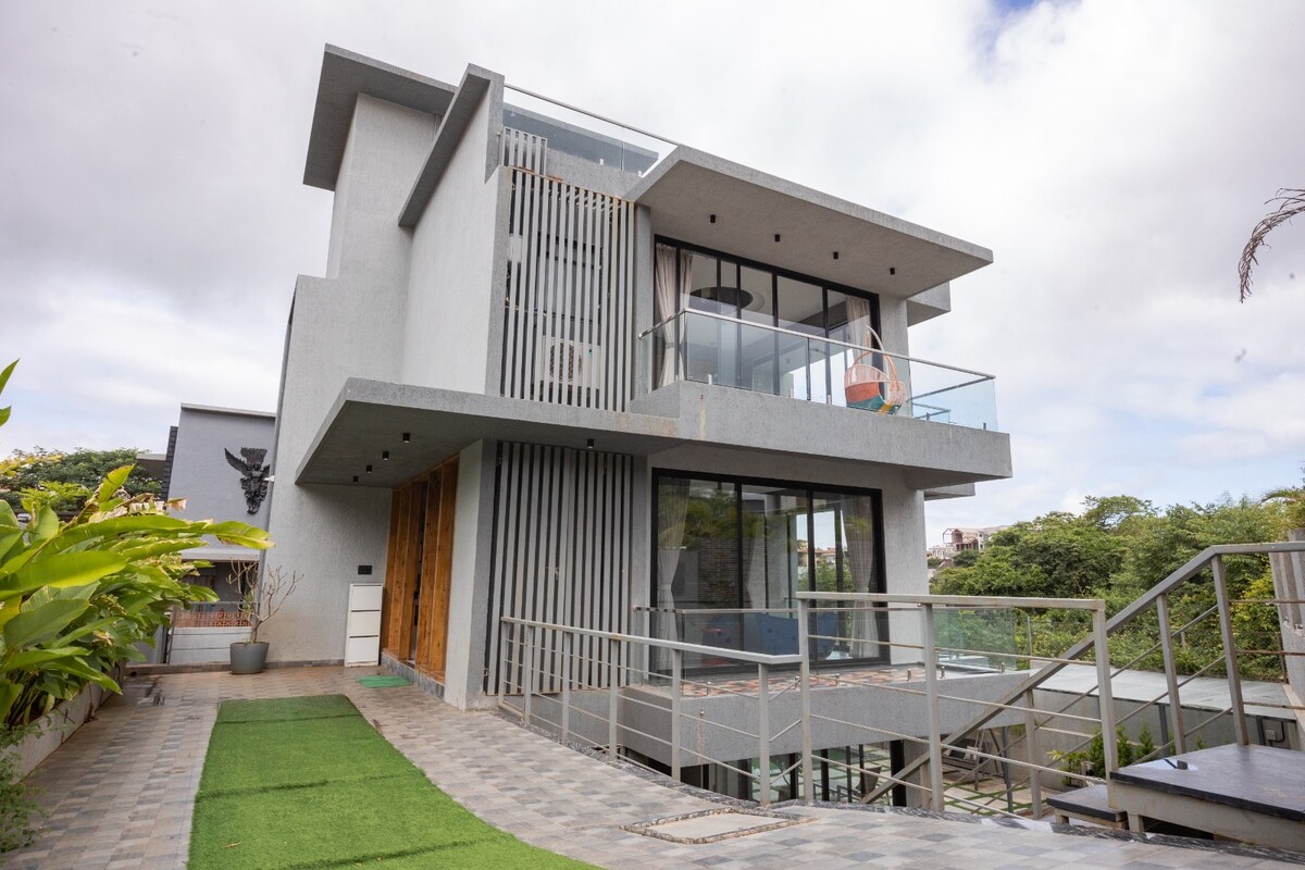 RE Oasis 5BHK Luxury Villa Lonavala
