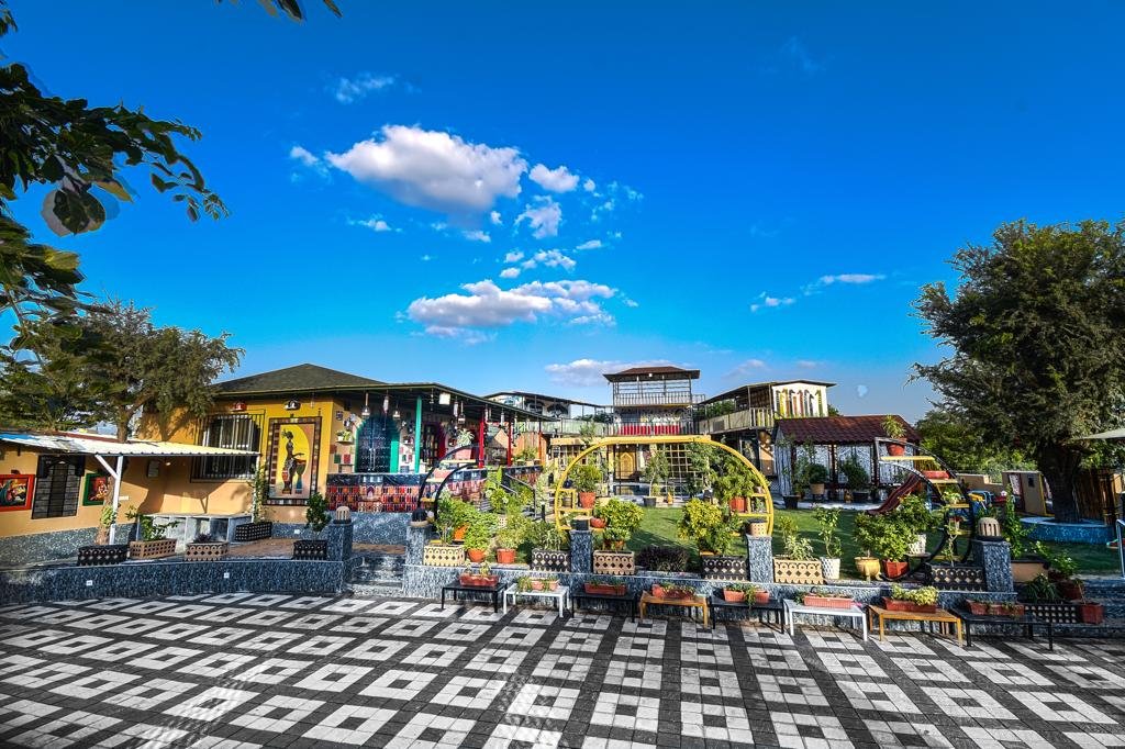 Skyza Farm 5 BHK Rustic Villa