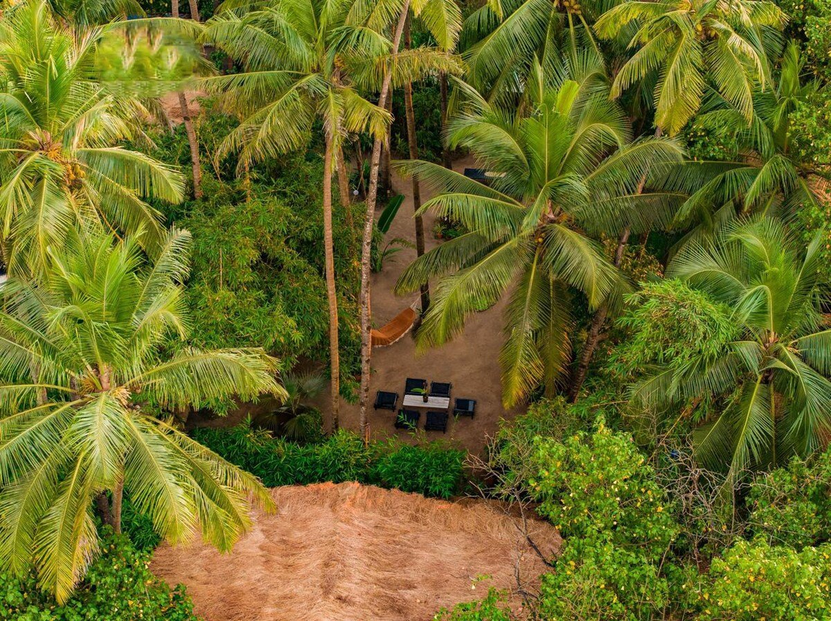Tropical private estate by the sea