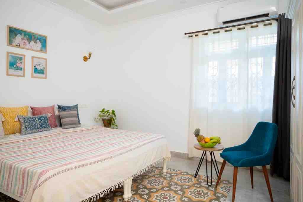 Sleek White 8BDR Villa Near Baga Beach