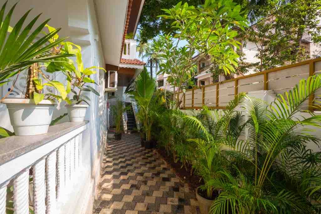 Sleek White 8BDR Villa Near Baga Beach