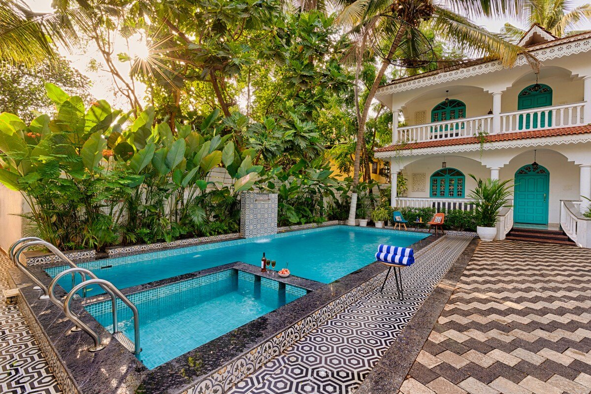 Sleek White 8BDR Villa Near Baga Beach